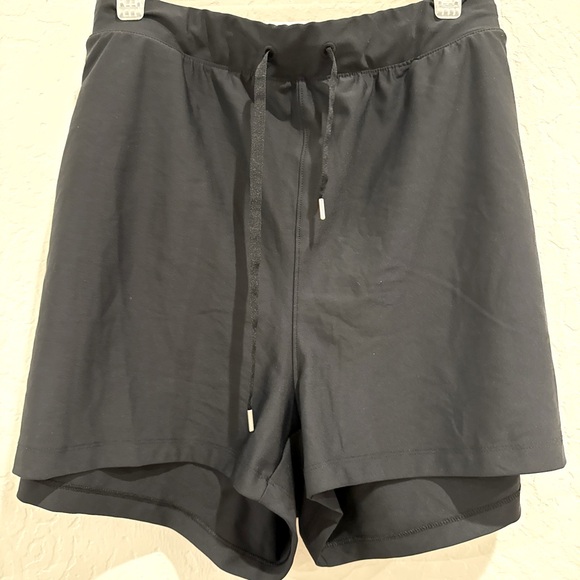 Old Navy Pants - NWOT Old Navy Active Go-dry shorts size XXl.